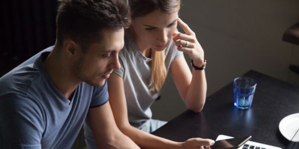 Cosa significa conto corrente co-intestato? E come funziona?
